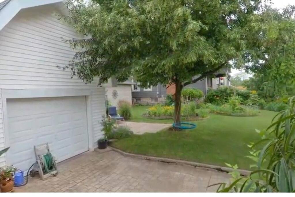Garden 2 Storey House Ниагарски водопад Екстериор снимка