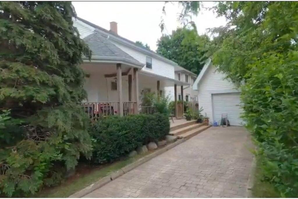 Garden 2 Storey House Ниагарски водопад Екстериор снимка