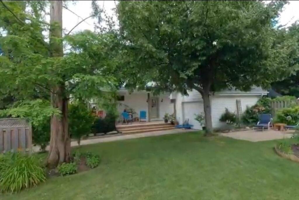 Garden 2 Storey House Ниагарски водопад Екстериор снимка